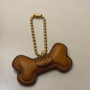 MCM BONE BAG CHARM / KEY CHAIN COGNAC